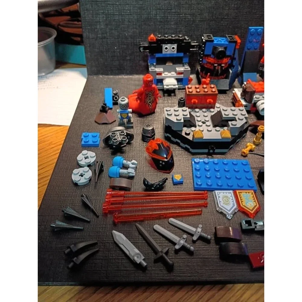 LEGO NEXO Knights 70326 Black Knight Mech 530 Pc 4 Minifigs Instructions